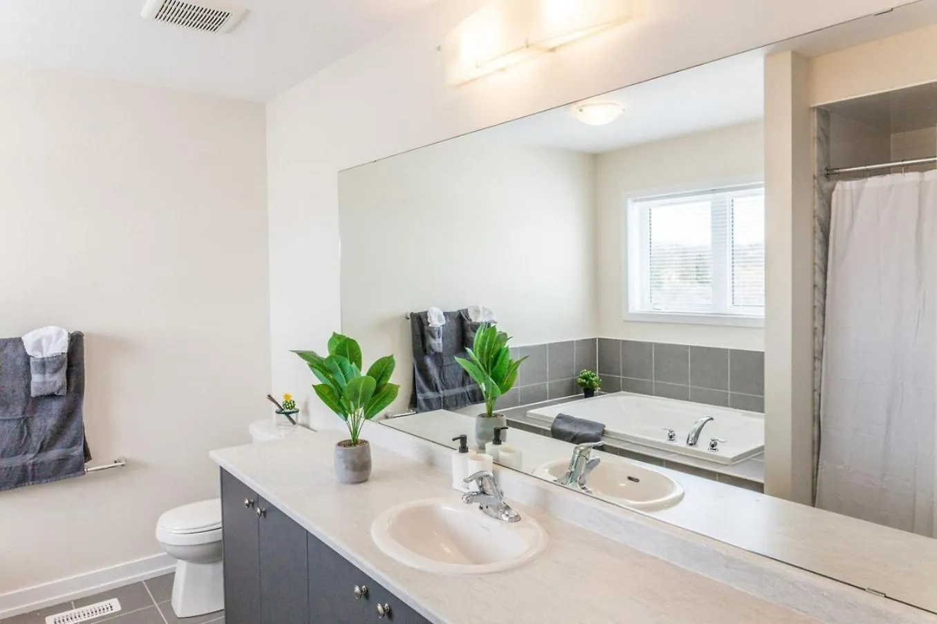 Hamilton 4Bd Homeairport Kingbed Sleeps16Tv Caledonia Prázdninový dům