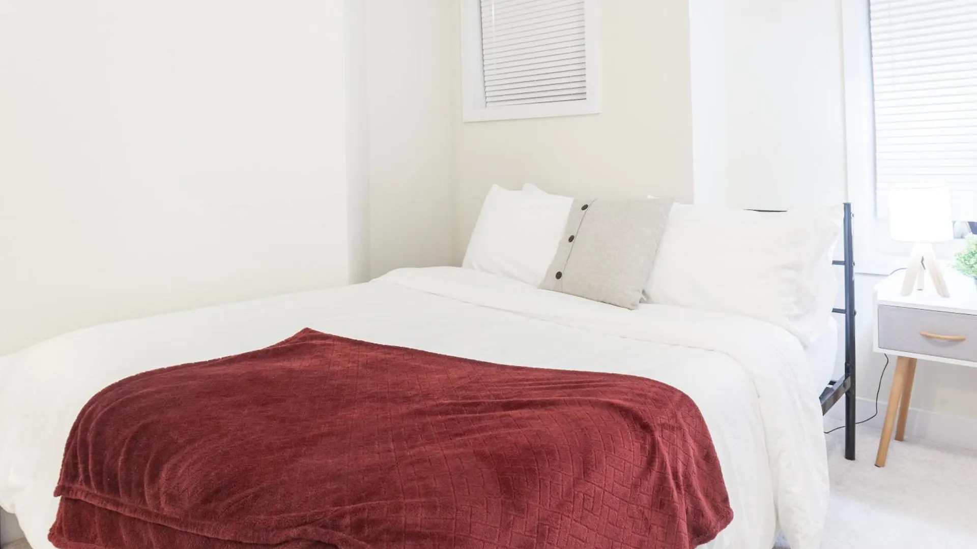 Hamilton 4Bd Homeairport Kingbed Sleeps16Tv Caledonia 0*,
