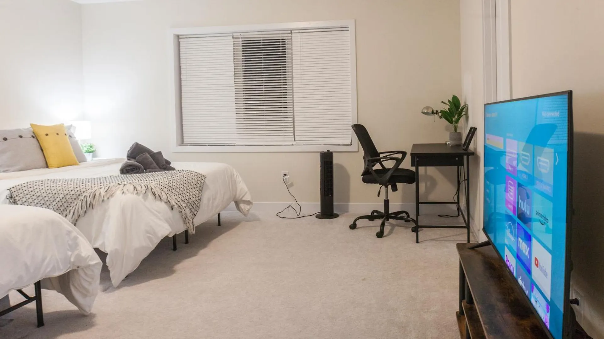 Caledonia Hamilton 4Bd Homeairport Kingbed Sleeps16Tv קנדה